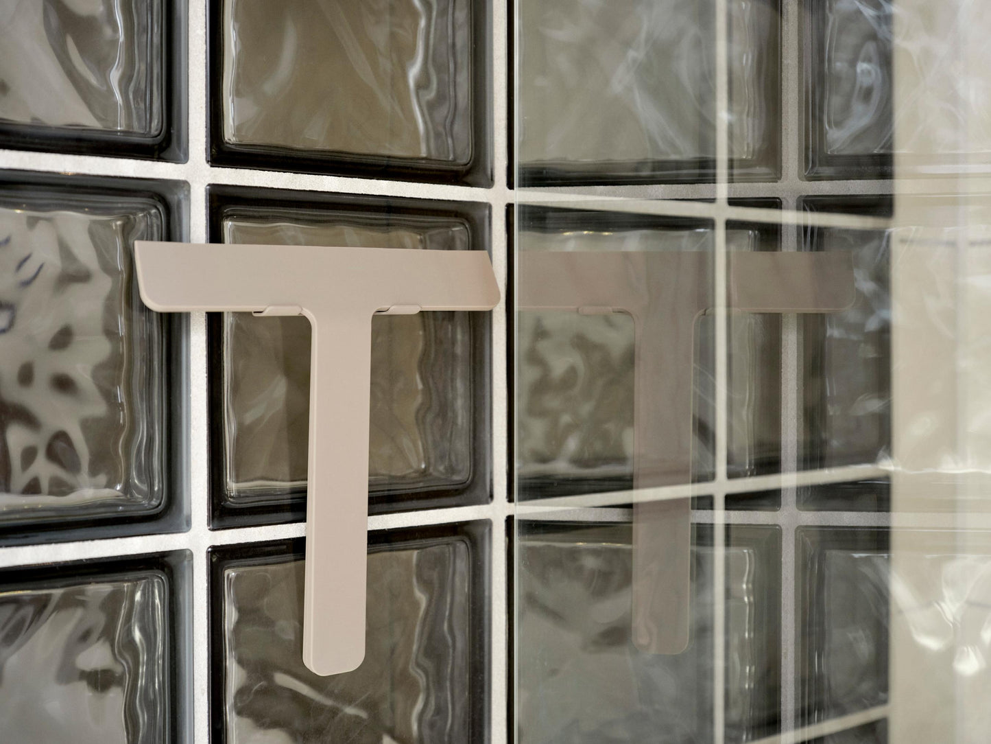Ume Wiper w/ Holder- Taupe