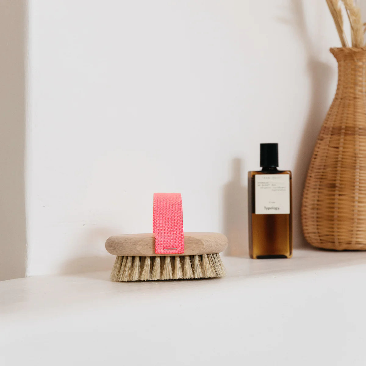 Tradition Massage Brush- Beech Wood/Pink