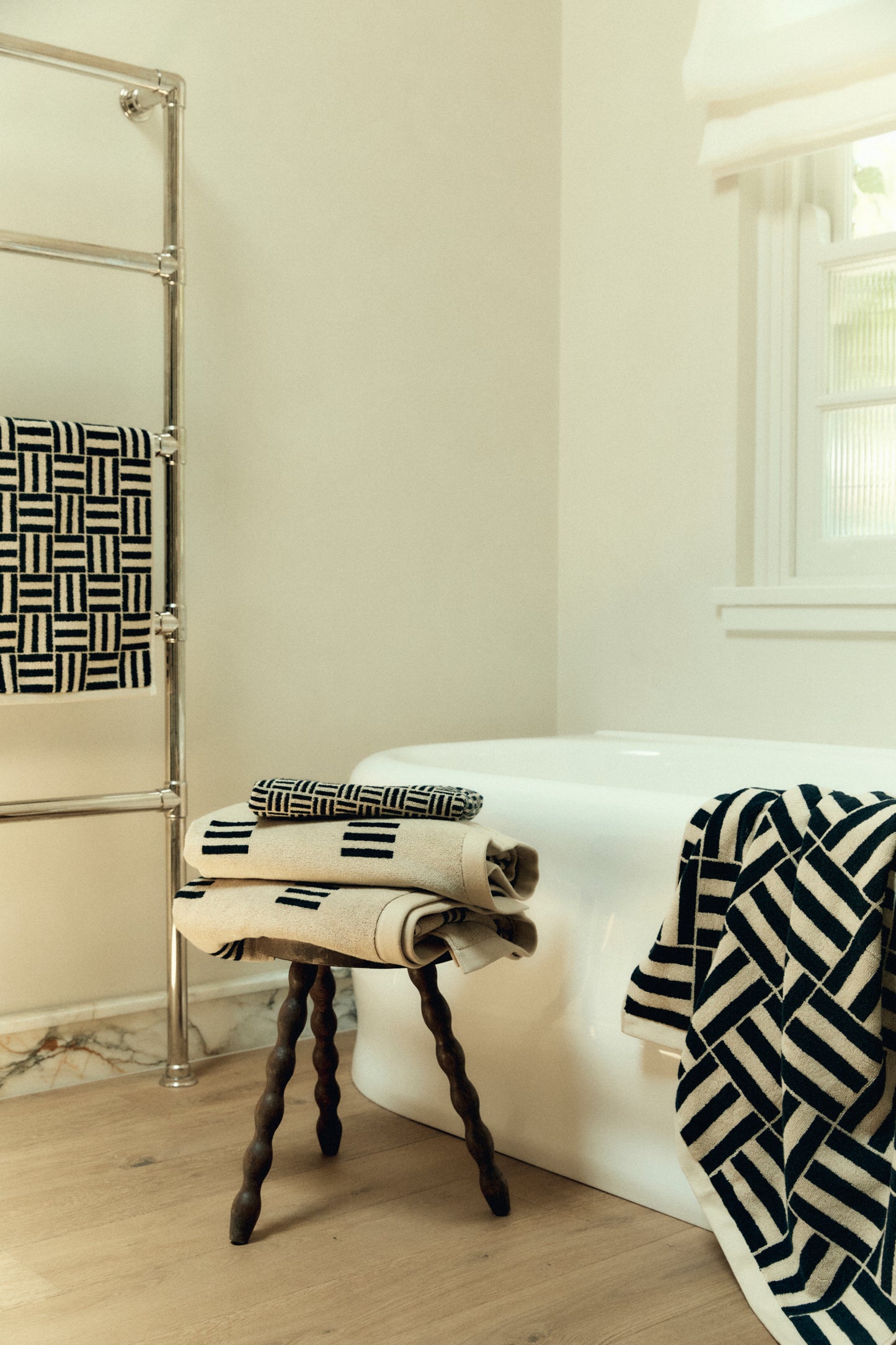 Torrens Hand Towel- Sand & Noir
