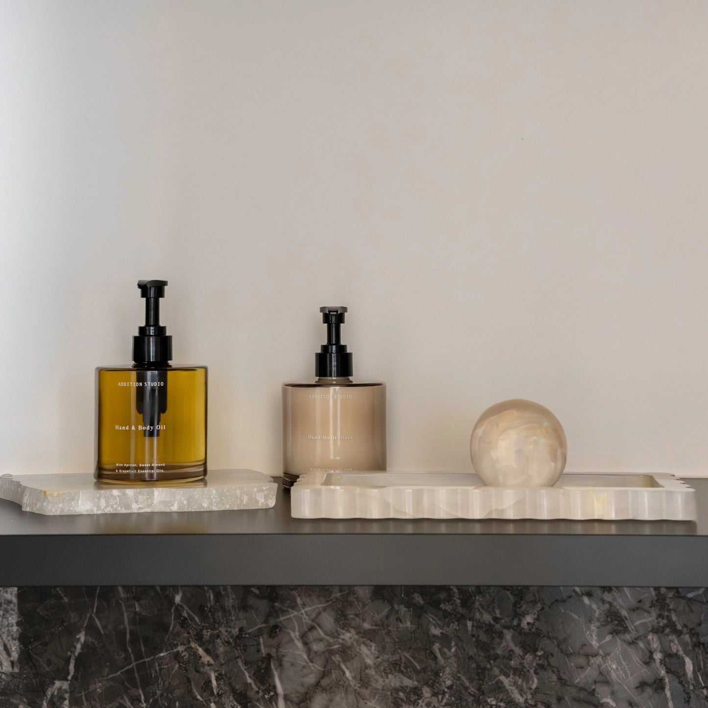 Palazzo Scalloped Bar- White Onyx