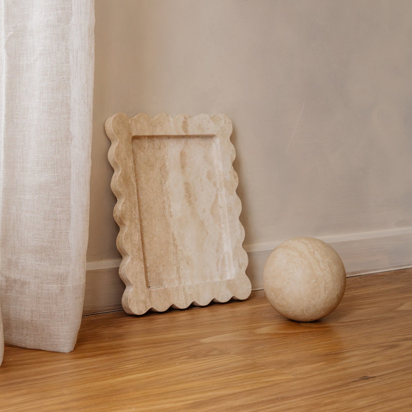 Palazzo Small Scalloped Tray- Beige Travertine