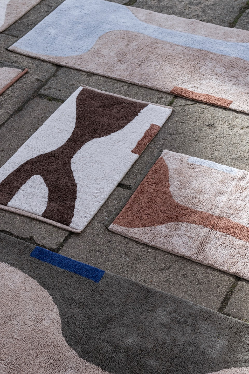 Figura Rug, Small- Brick