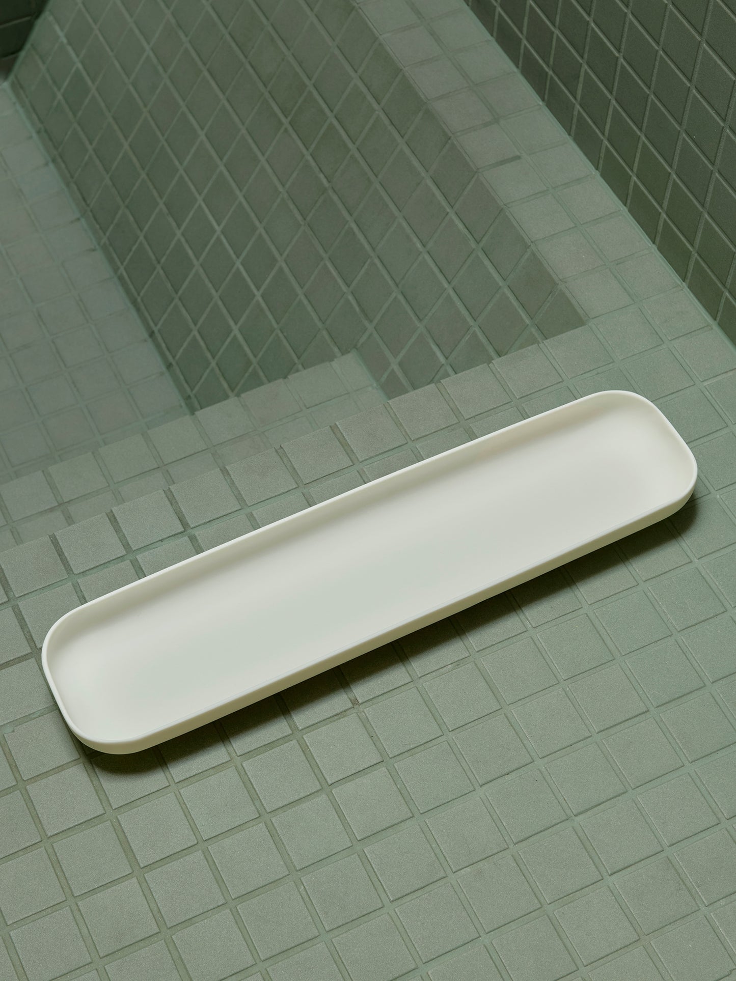 Segment Bath Amenities Tray- White