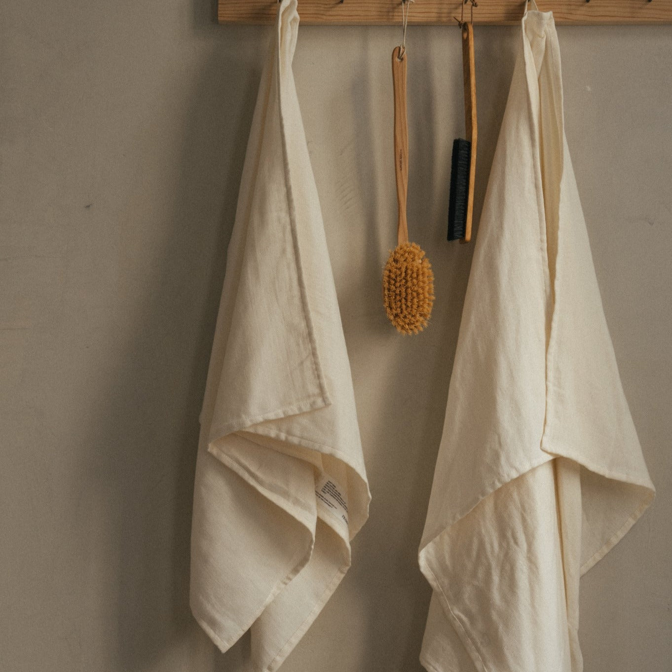 Light Bath Towel- Bone White