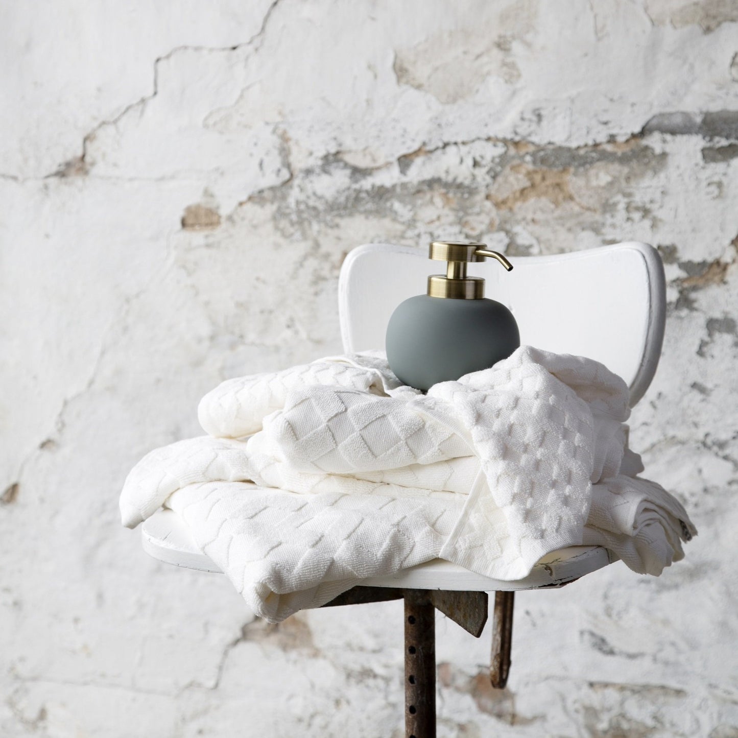 LOTUS Soap Dispenser Low- Frost Green