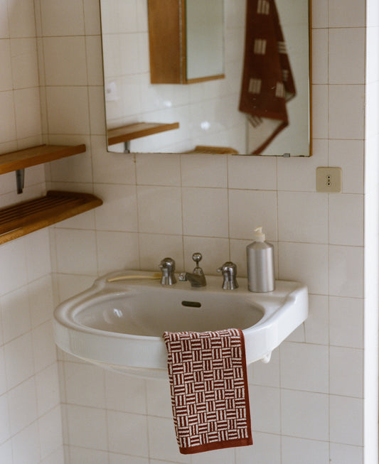 Torrens Hand Towel- Mudbrick & Crème