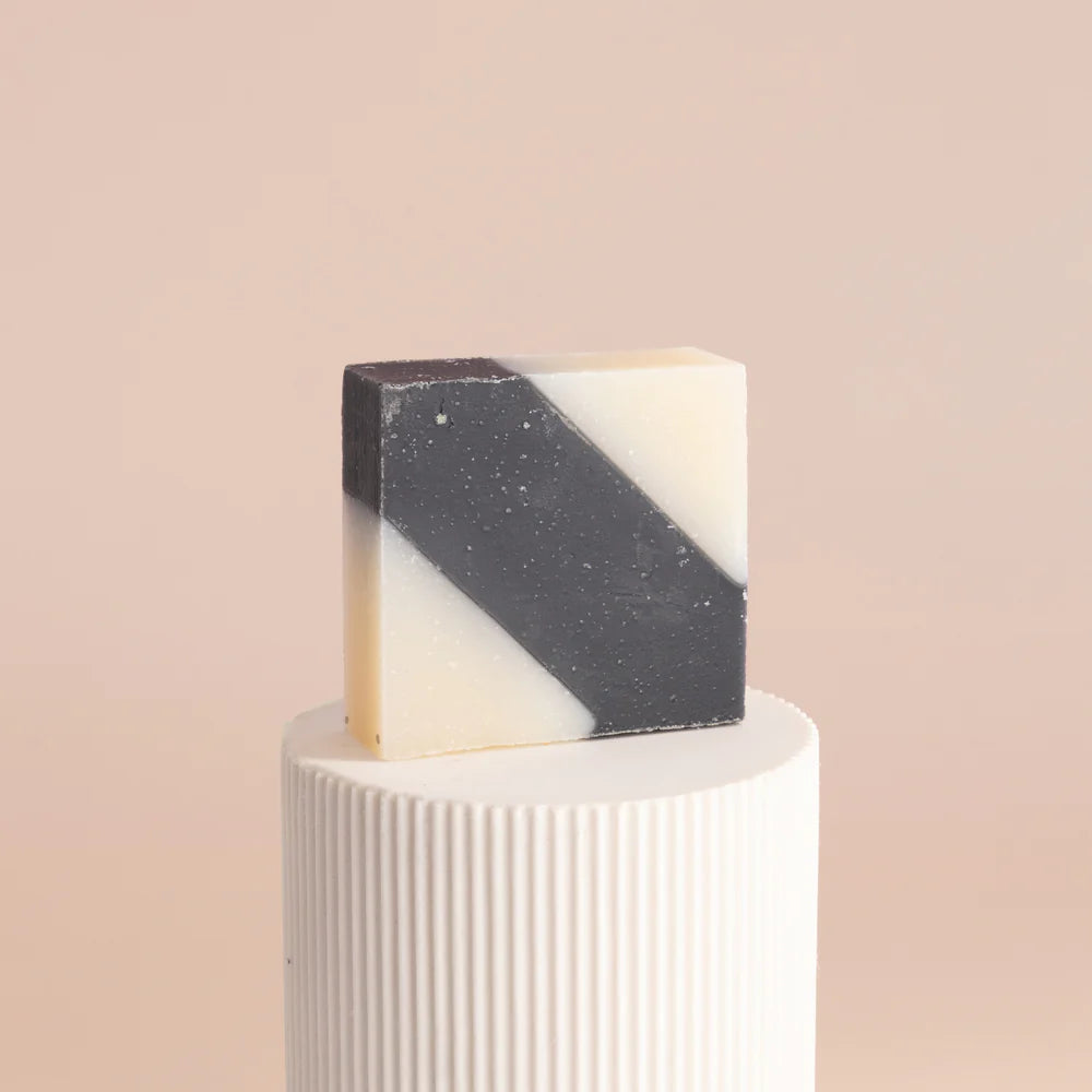 Diagonale Grise soap- Smoked Lemon