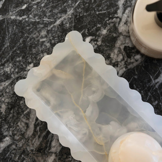 Palazzo Scalloped Bar- White Onyx