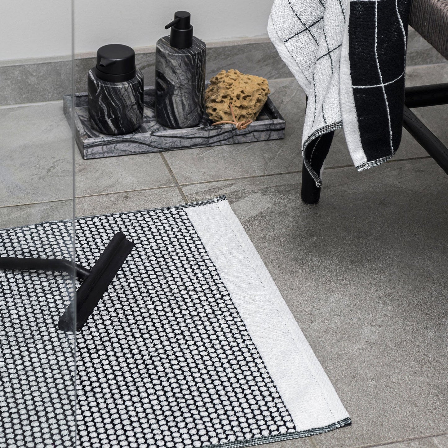 GRID Bath Mat- Black/Off-White