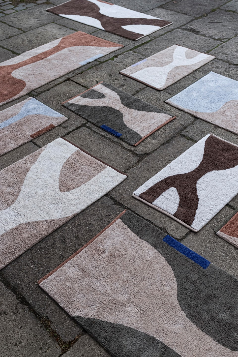 Figura Rug, Small- Sand