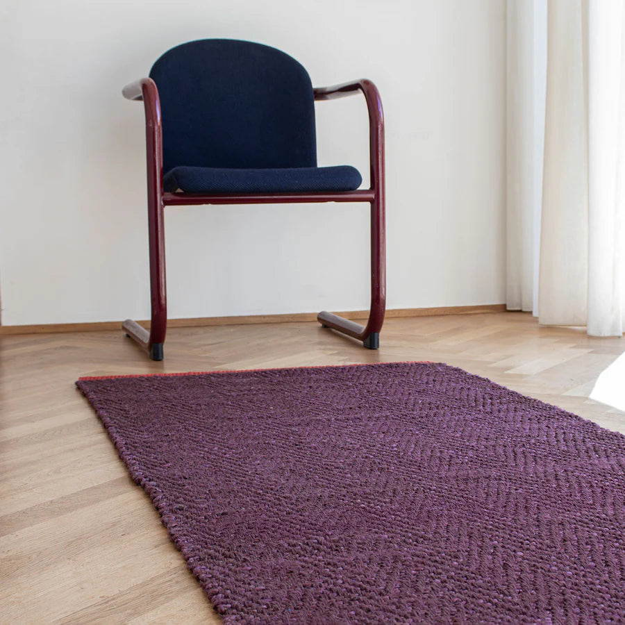 Notes Runner- Wine