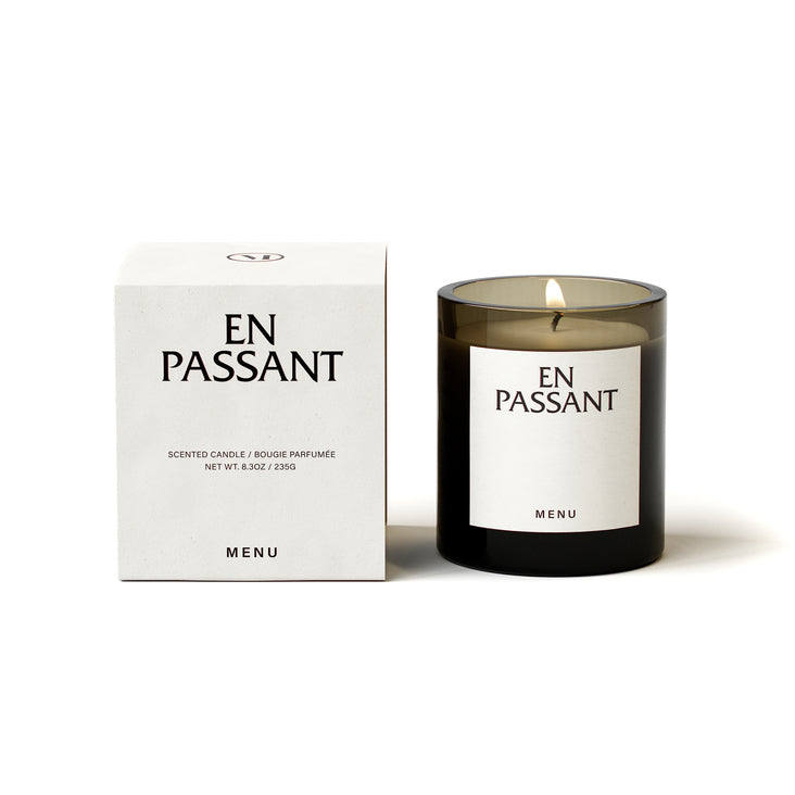 En Passant Scented Candle