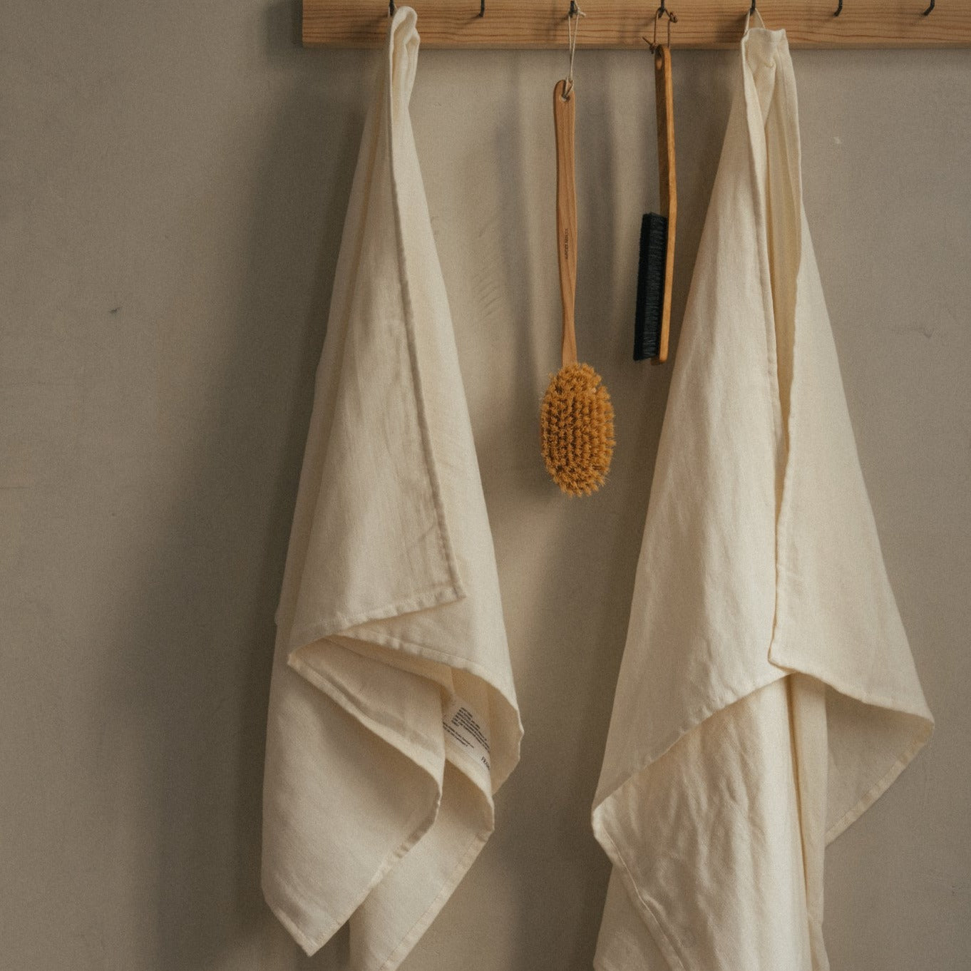 Light Hand Towel- Bone White