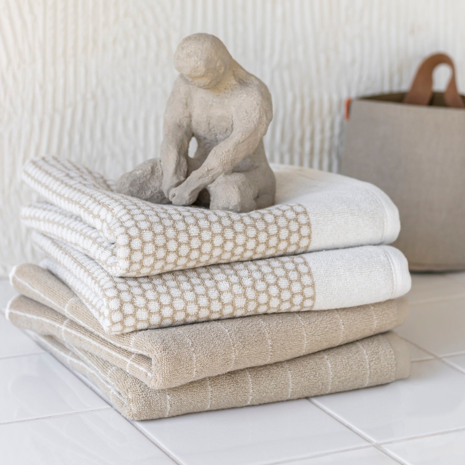 GRID Bath Towel- Sand