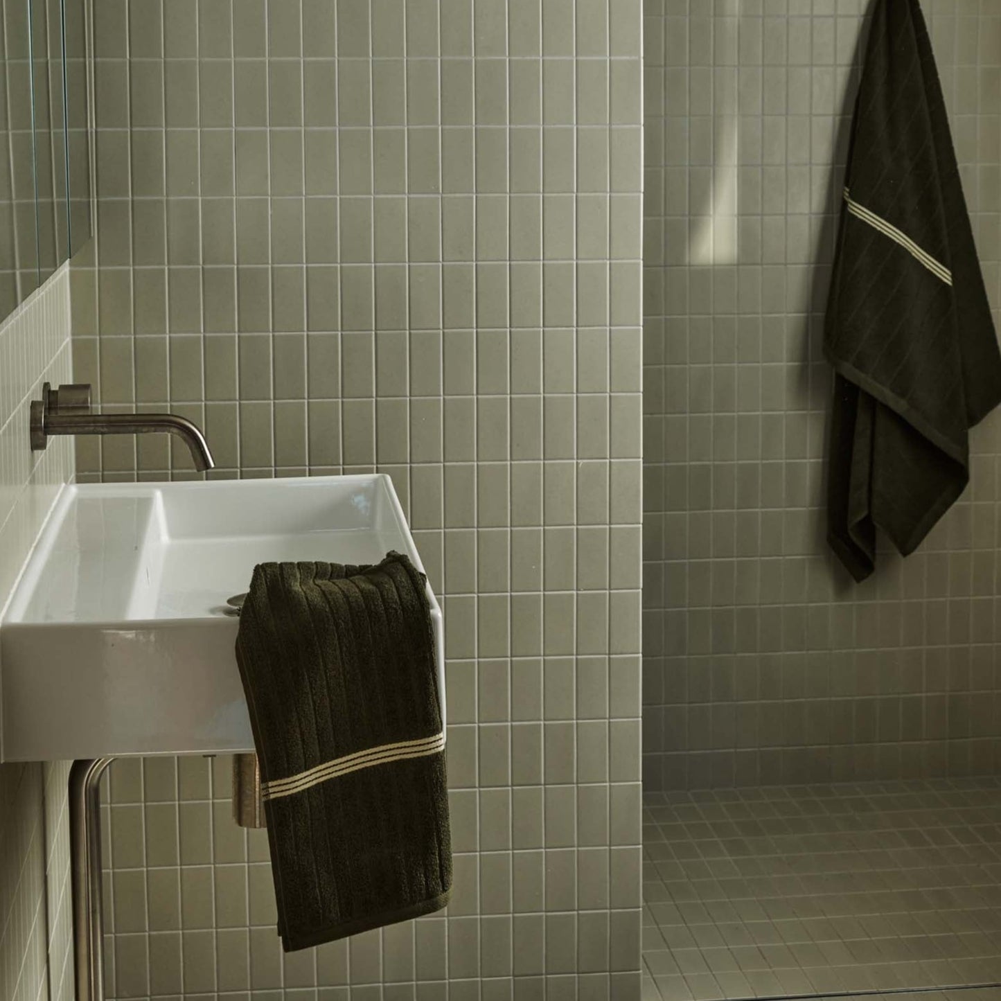 Emerald Hand Towel- Moss