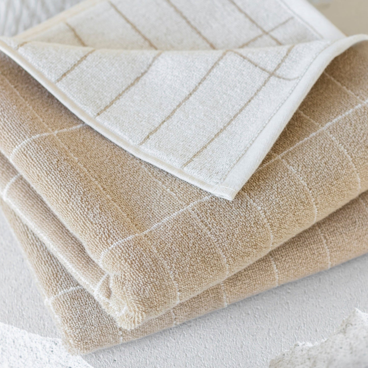 TILE STONE Bath Towel- Sand