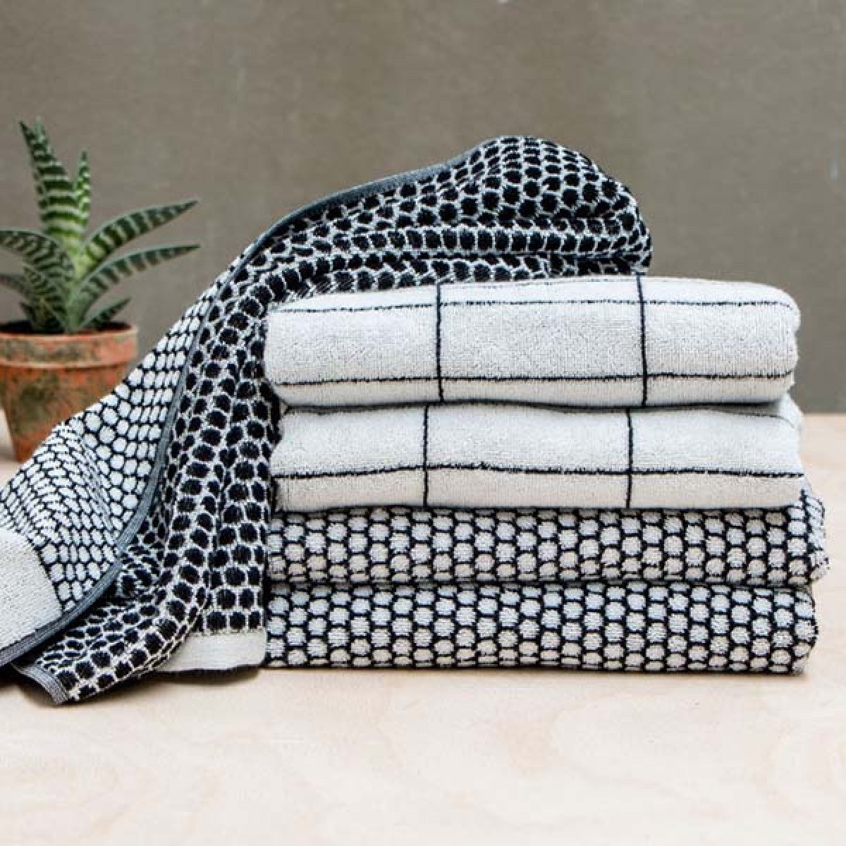 GRID Wash Cloth- Black/Off-White (3 pcs)